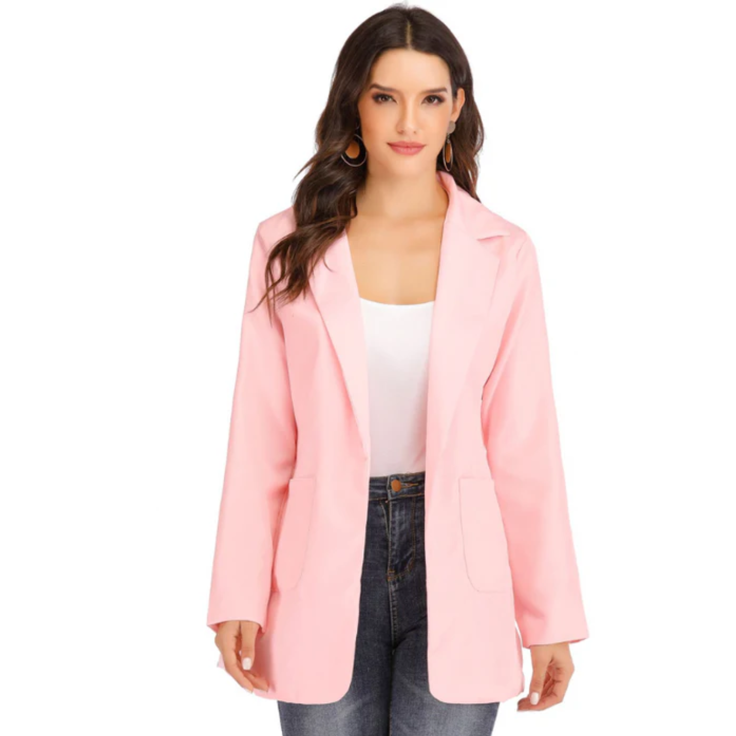 Detal kołnierza marynarki damskiej Slim-Fit