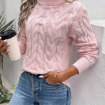 Detal dzianiny w golfie damskim Oliwia-moda