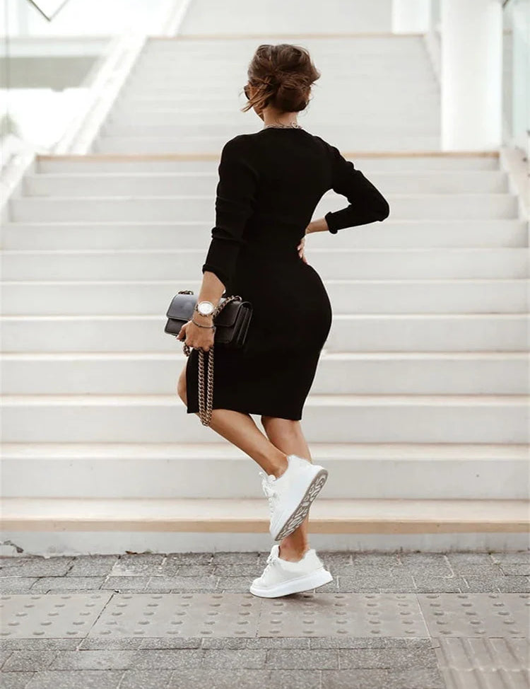 Ujęcie z tyłu eleganckiej sukienki wieczorowej