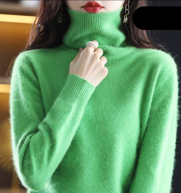 Elegancki sweter damski z kaszmiru na tle neutralnym
