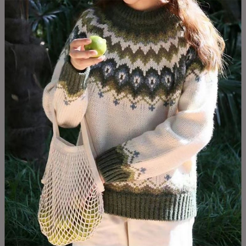 Widok z przodu stylowego swetra Fair Isle damskiego