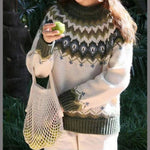 Widok z przodu stylowego swetra Fair Isle damskiego